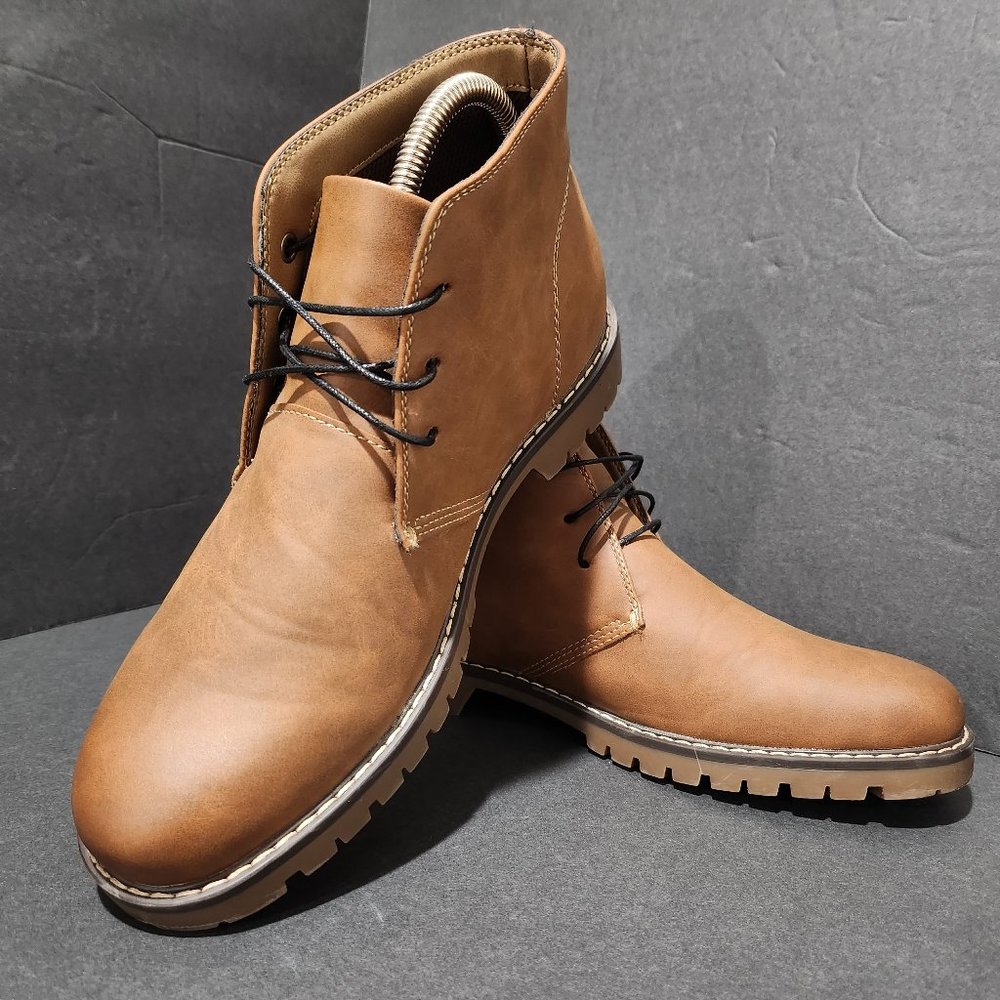 Chaps Men's Chukka Boots. Brown Size 8